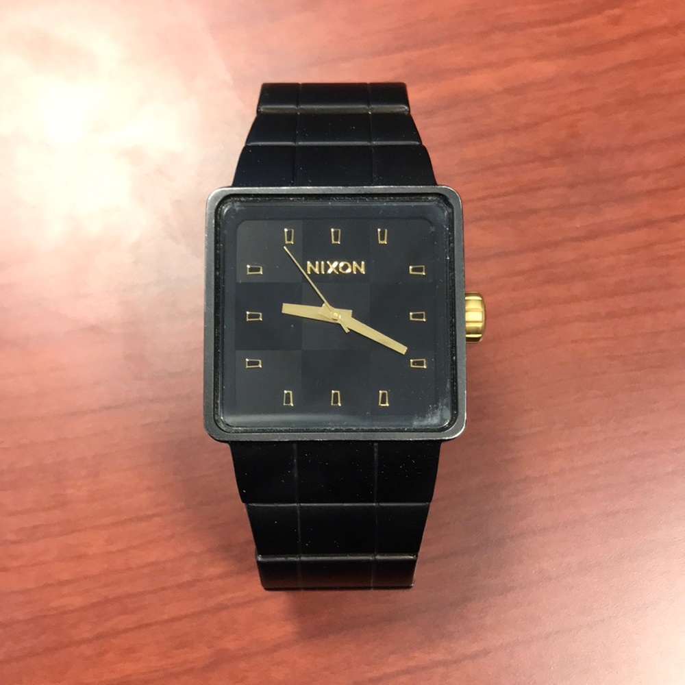 Nixon watch
